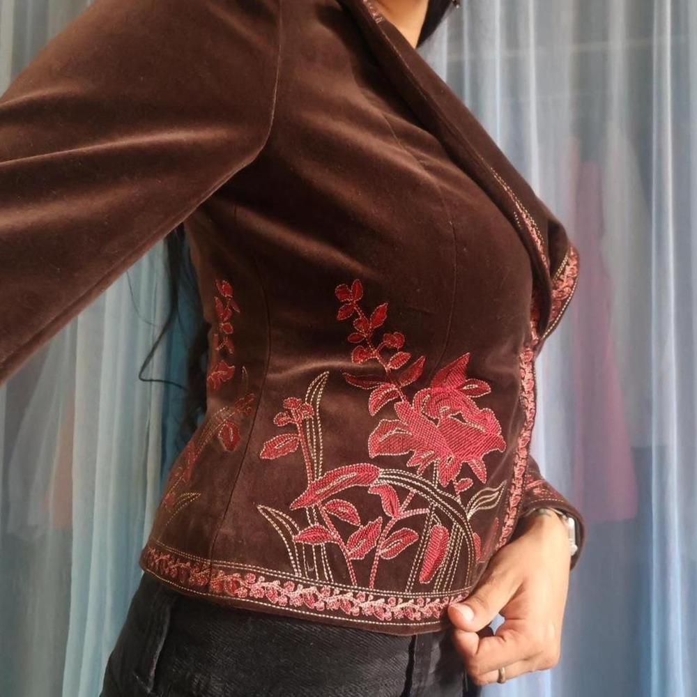 STUNNING Floral Embroidered Brown Velvet Blazer Jacket - Picture 4 of 8